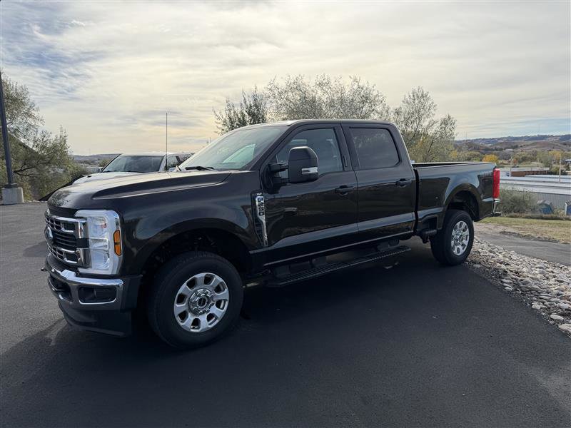 Used 2024 Ford F250 XLT image 1