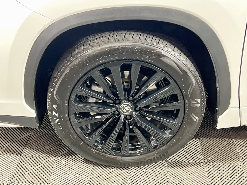 Certified 2026 Toyota Highlander XSE AWD/4WD image 28