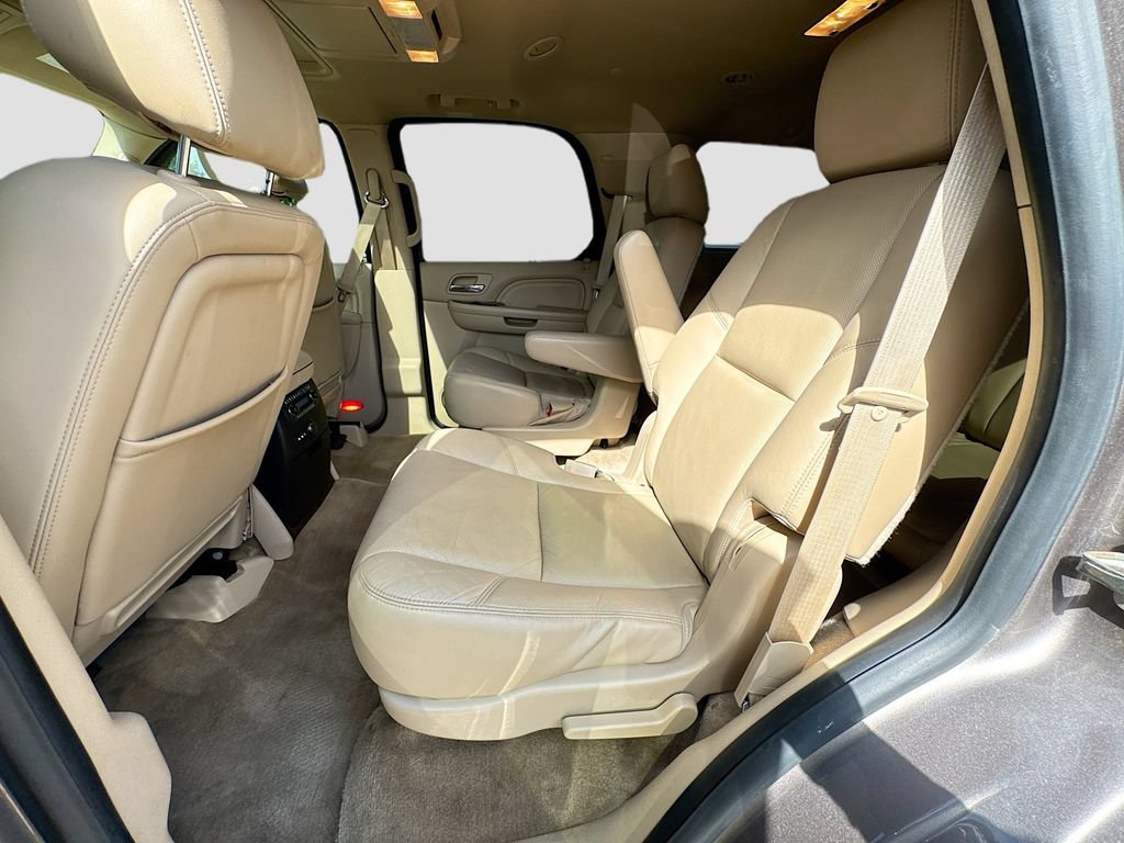 Used 2014 Cadillac Escalade Luxury AWD/4WD image 29