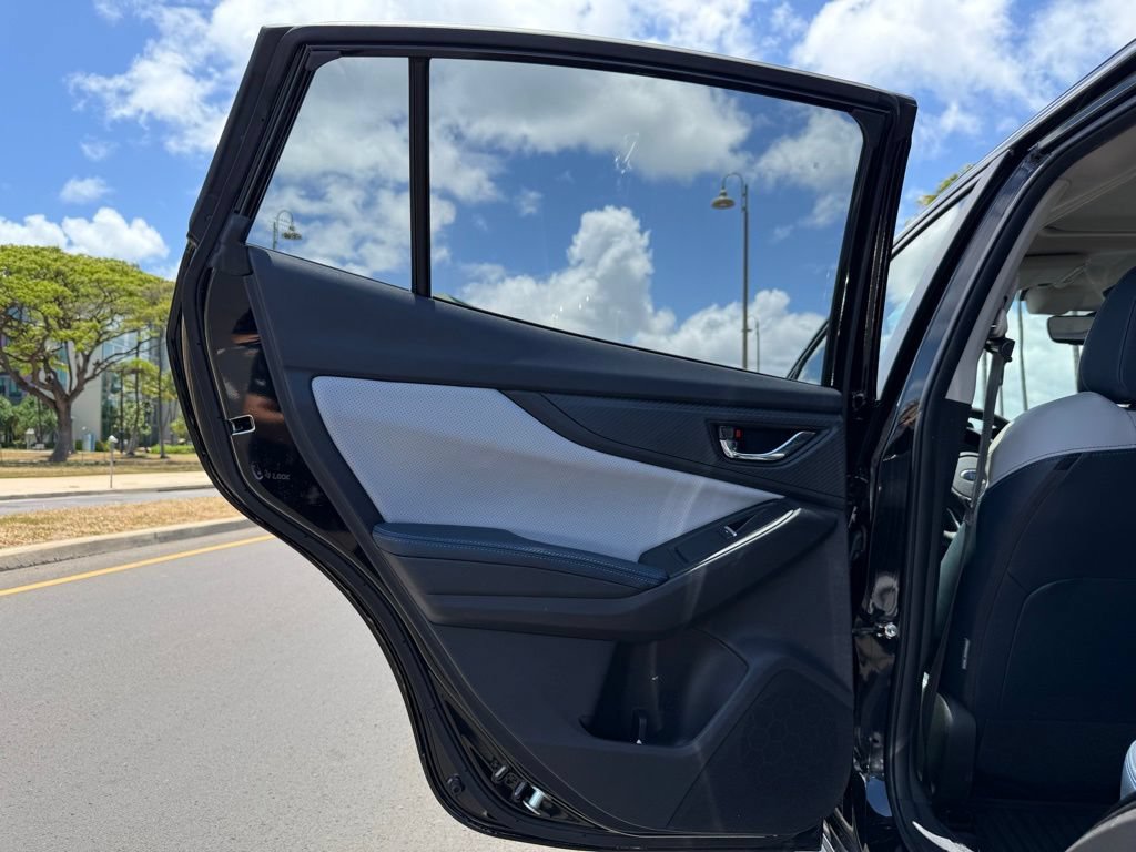 Used 2019 Subaru Crosstrek Hybrid w/ Moonroof Package w/Navigation AWD/4WD image 14