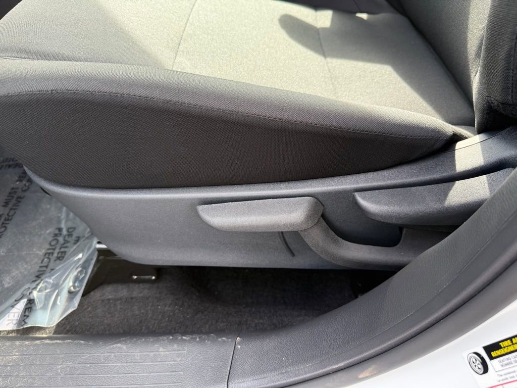 New 2025 Nissan Kicks Play S image 5