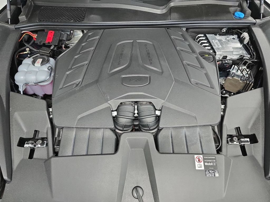 New 2026 Porsche Cayenne GTS AWD/4WD image 32