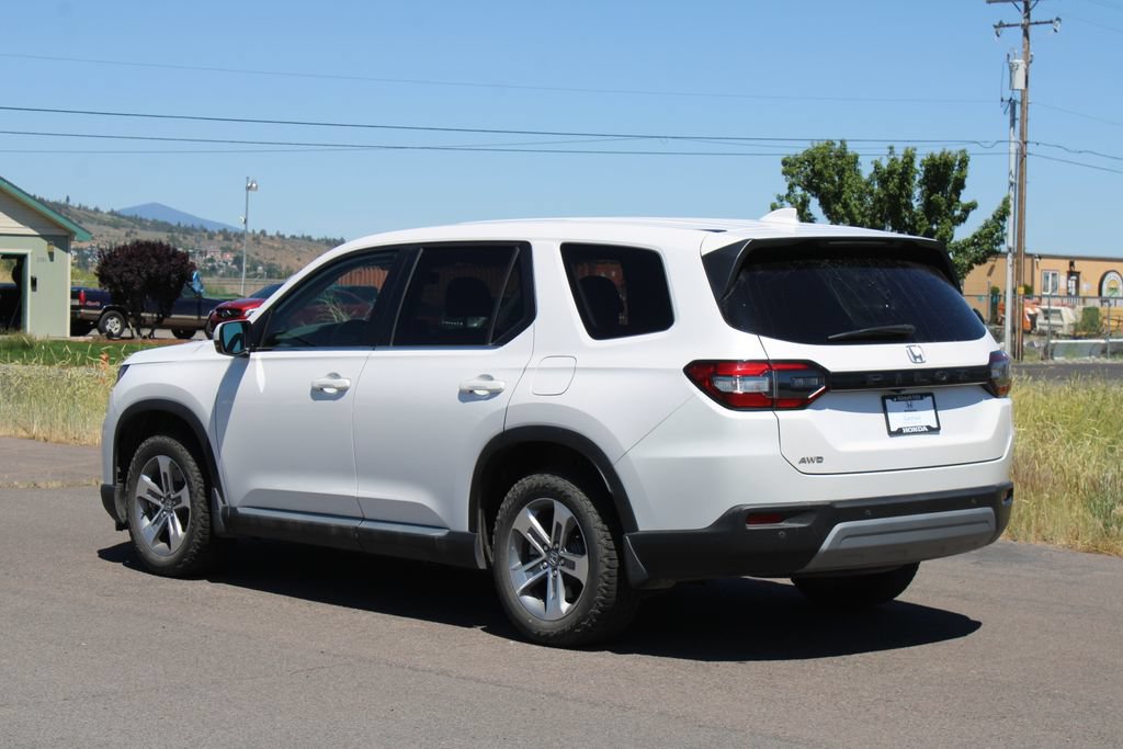 Used 2025 Honda Pilot EX-L image 3