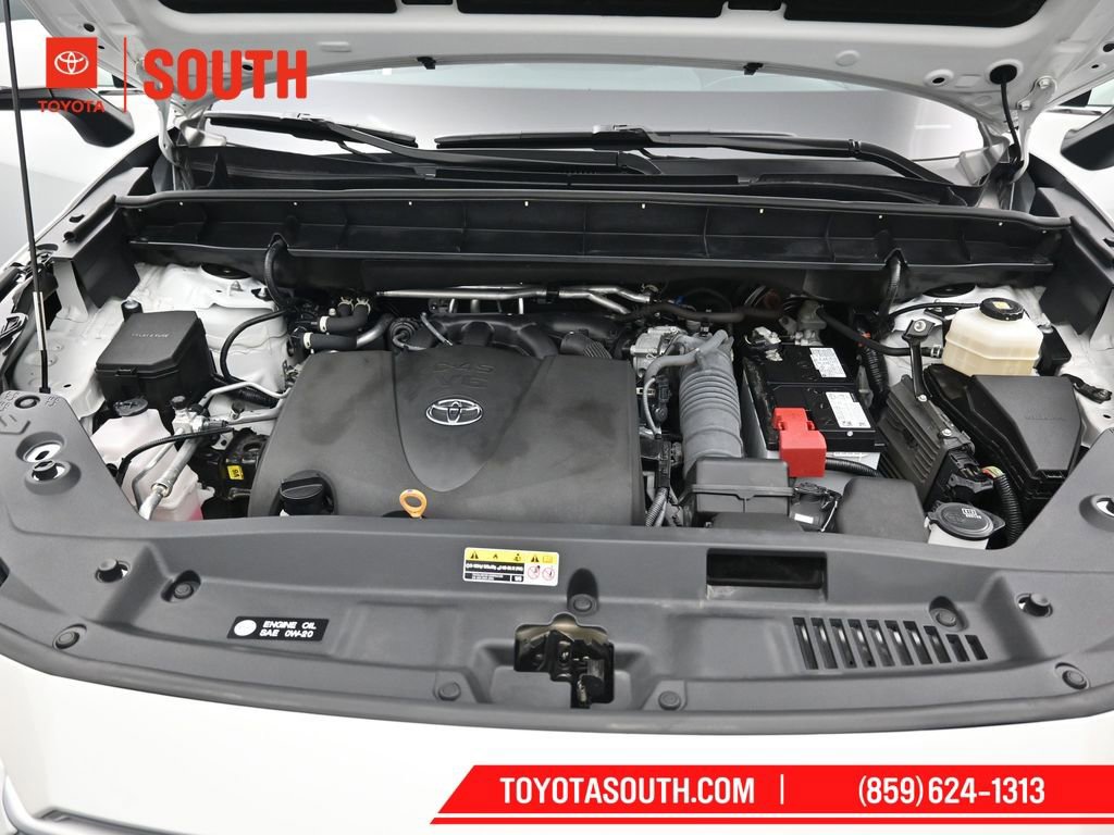 Used 2022 Toyota Highlander XLE image 39