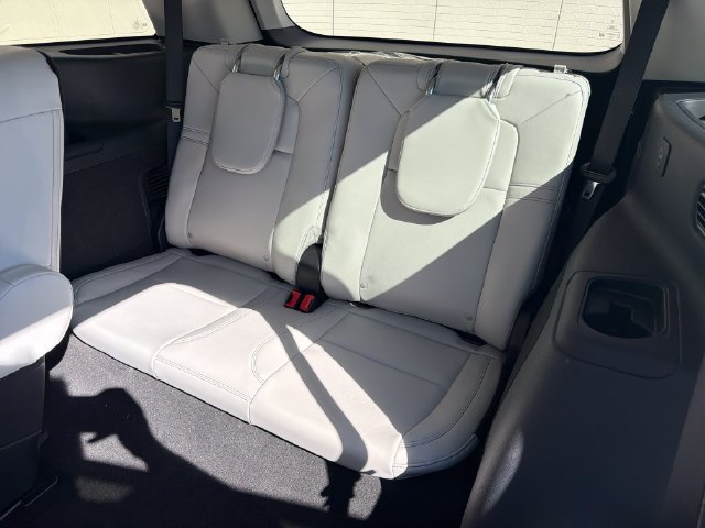 New 2026 Lincoln Aviator AWD w/ Jet Appearance Package image 14