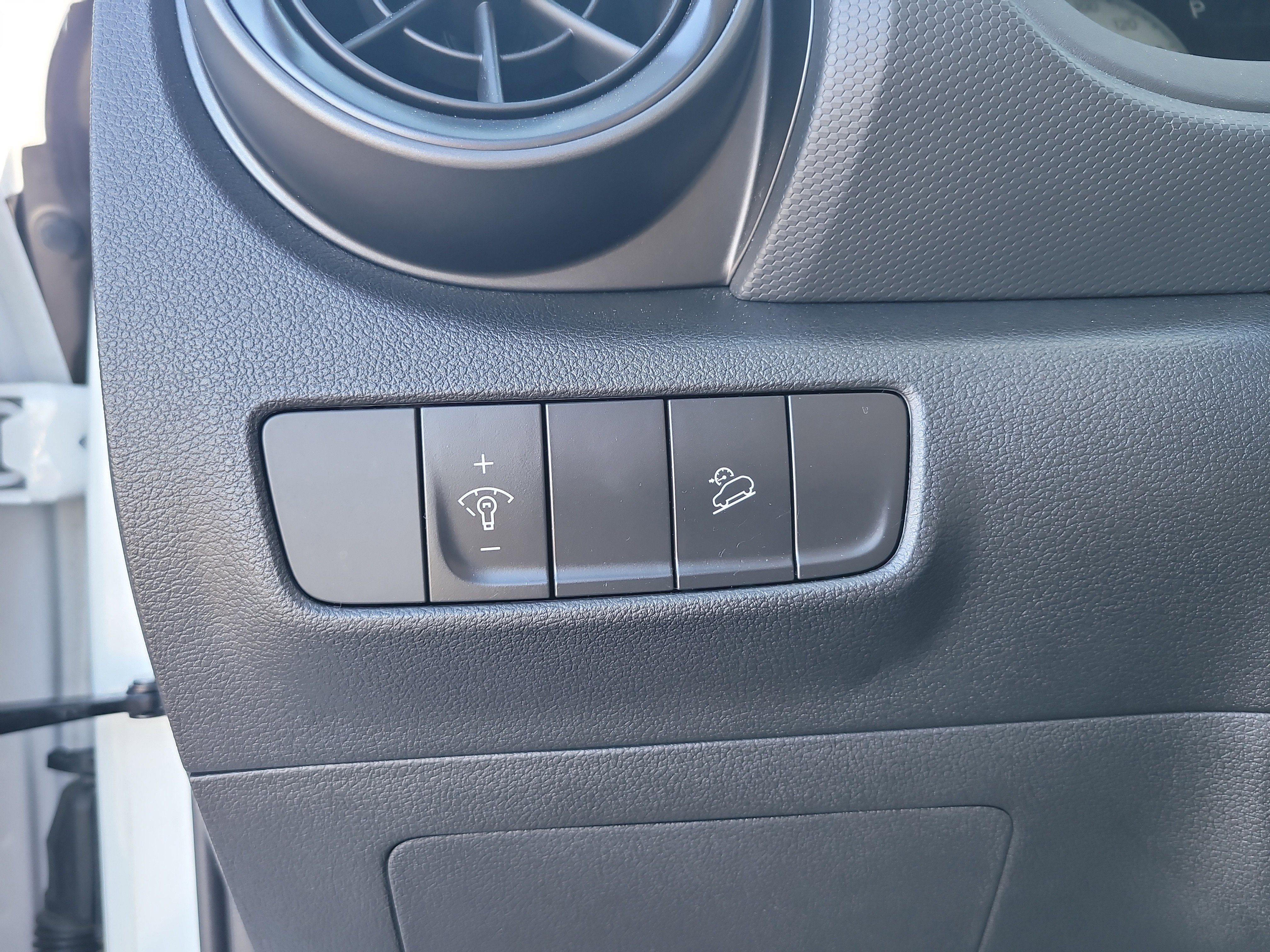 Used 2022 Hyundai Kona N image 31