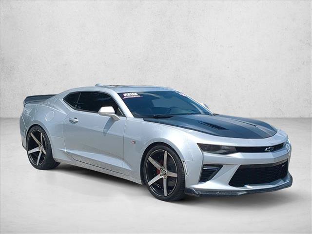 Used 2018 Chevrolet Camaro SS RWD image 3