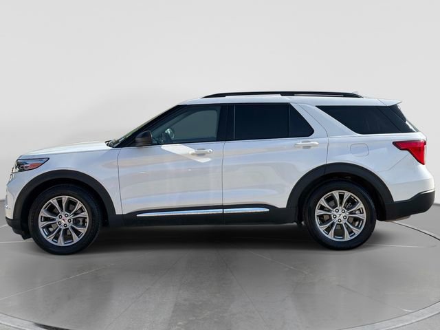Used 2024 Ford Explorer XLT w/ Equipment Group 202A image 8