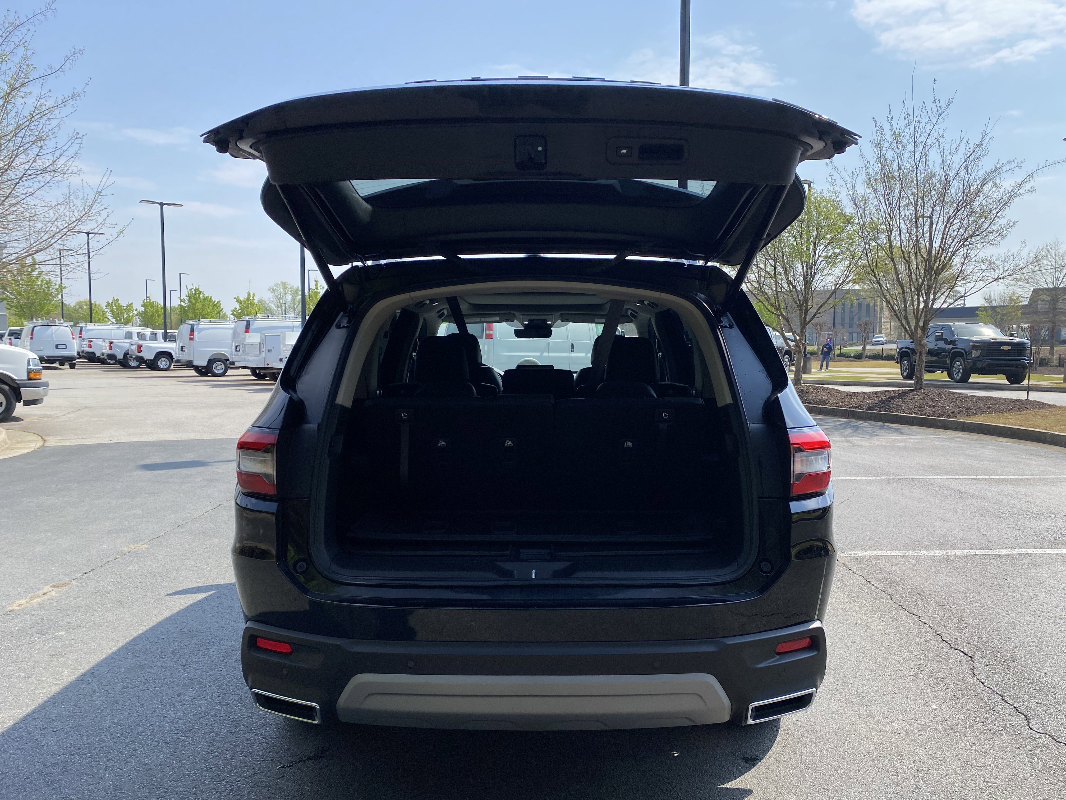 Used 2024 Honda Pilot Touring image 11