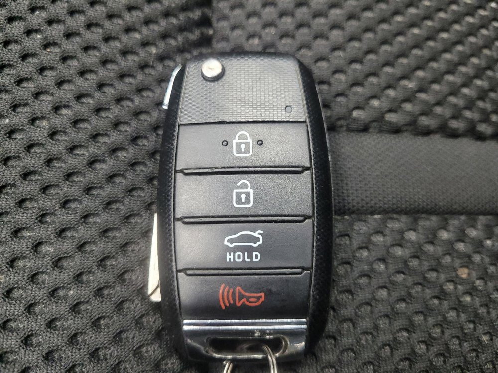 Used 2020 Kia Optima LX image 32