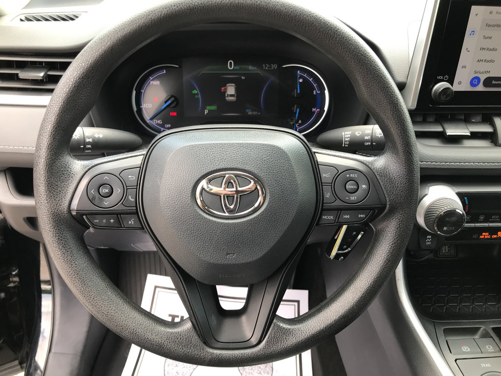 Certified 2025 Toyota RAV4 LE AWD/4WD image 15
