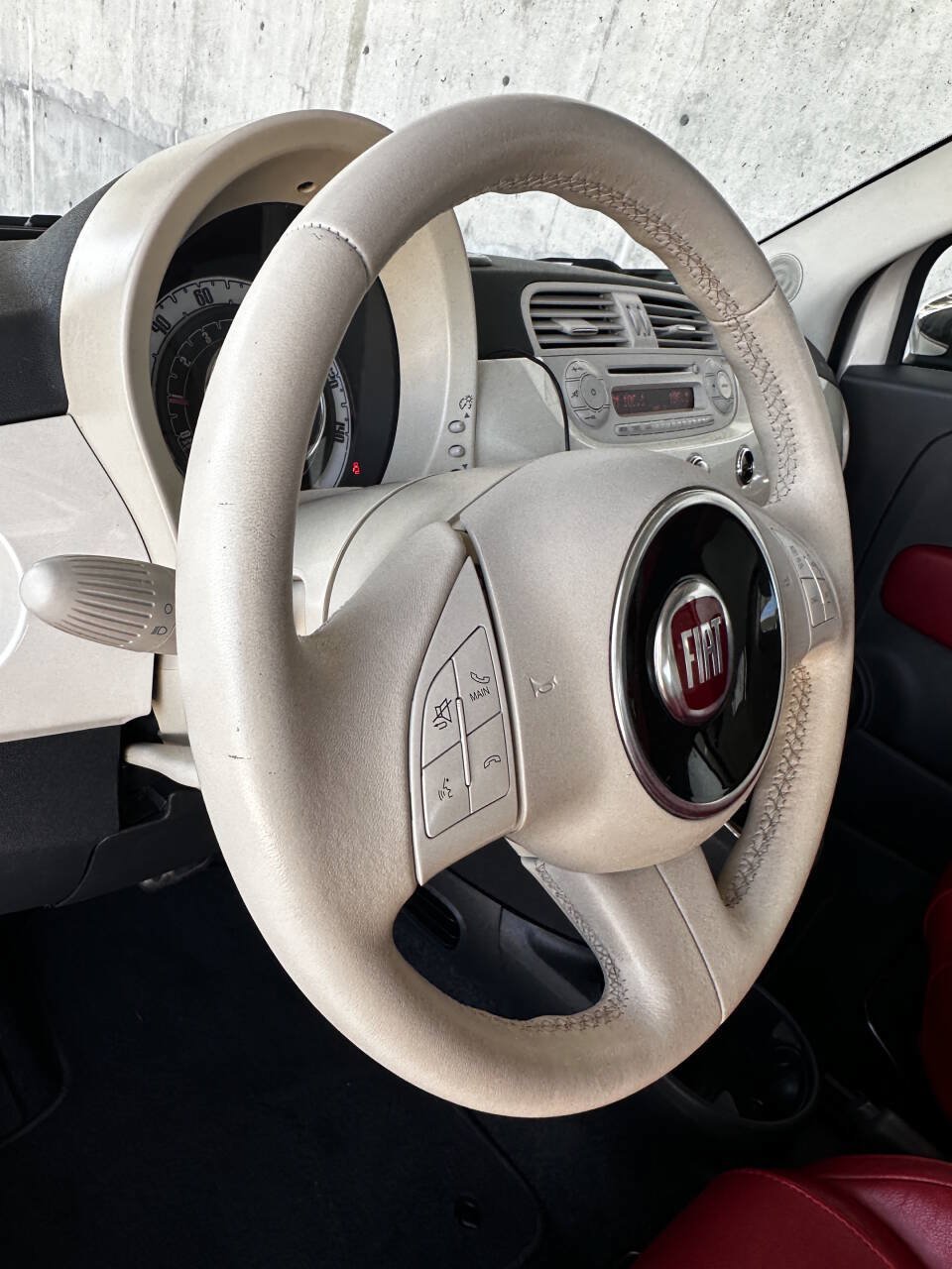 Used 2013 FIAT 500 Lounge w/ Luxury Leather Pkg FWD image 13