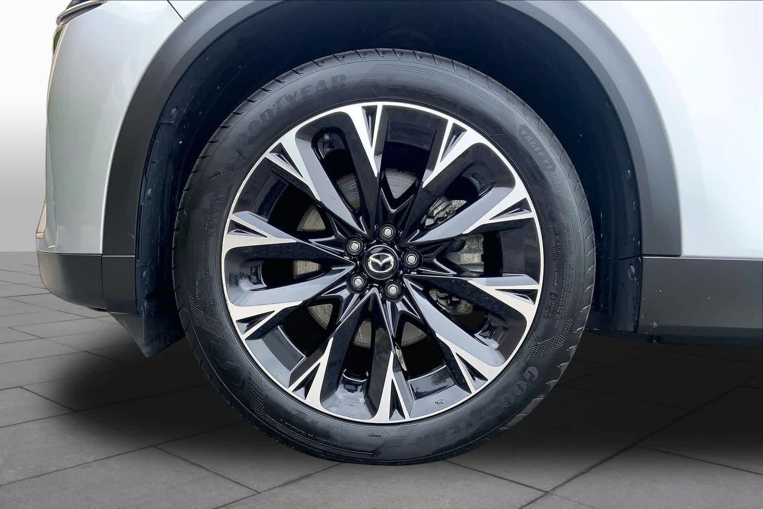 Certified 2024 MAZDA CX-90 Plug-In Hybrid w/ Premium Plus AWD/4WD image 11