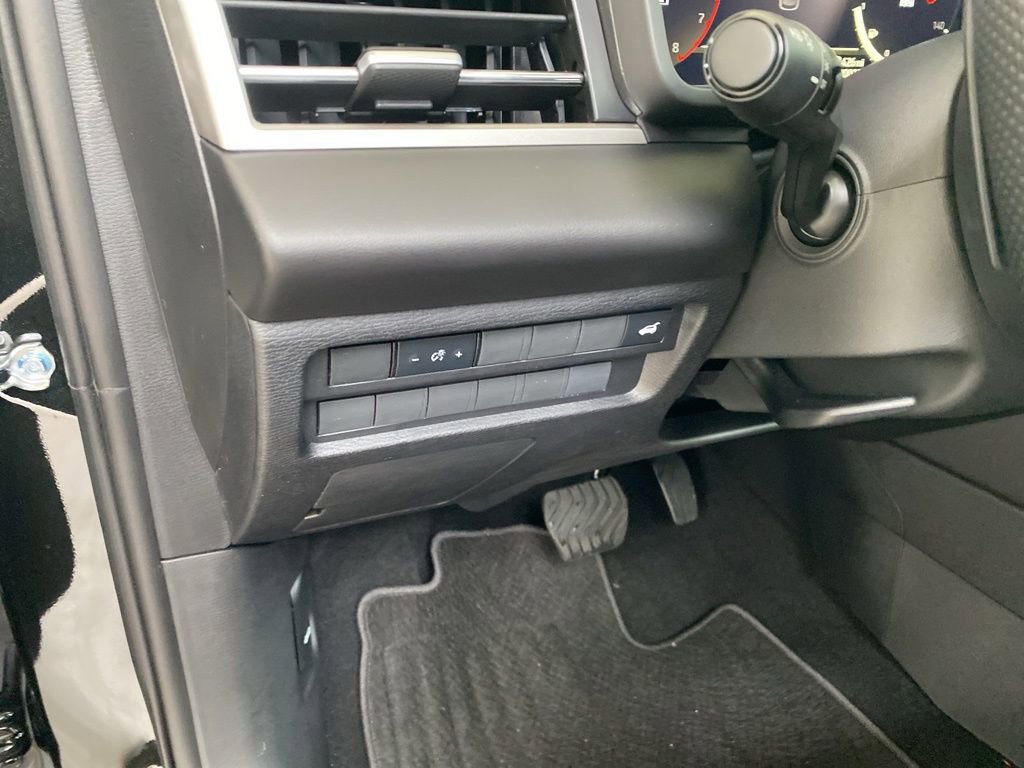 New 2025 Mitsubishi Outlander SE image 39