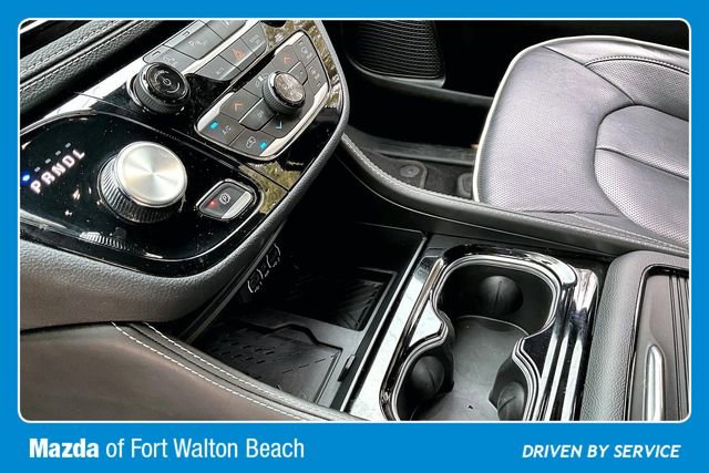 Used 2025 Chrysler Pacifica Limited image 15