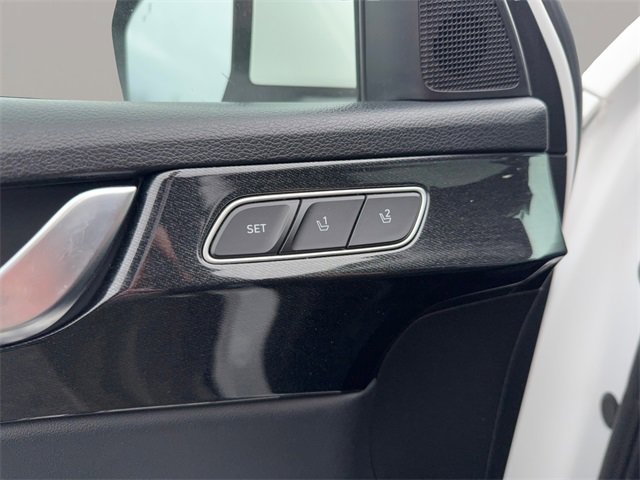 Used 2021 Hyundai Palisade Limited image 12