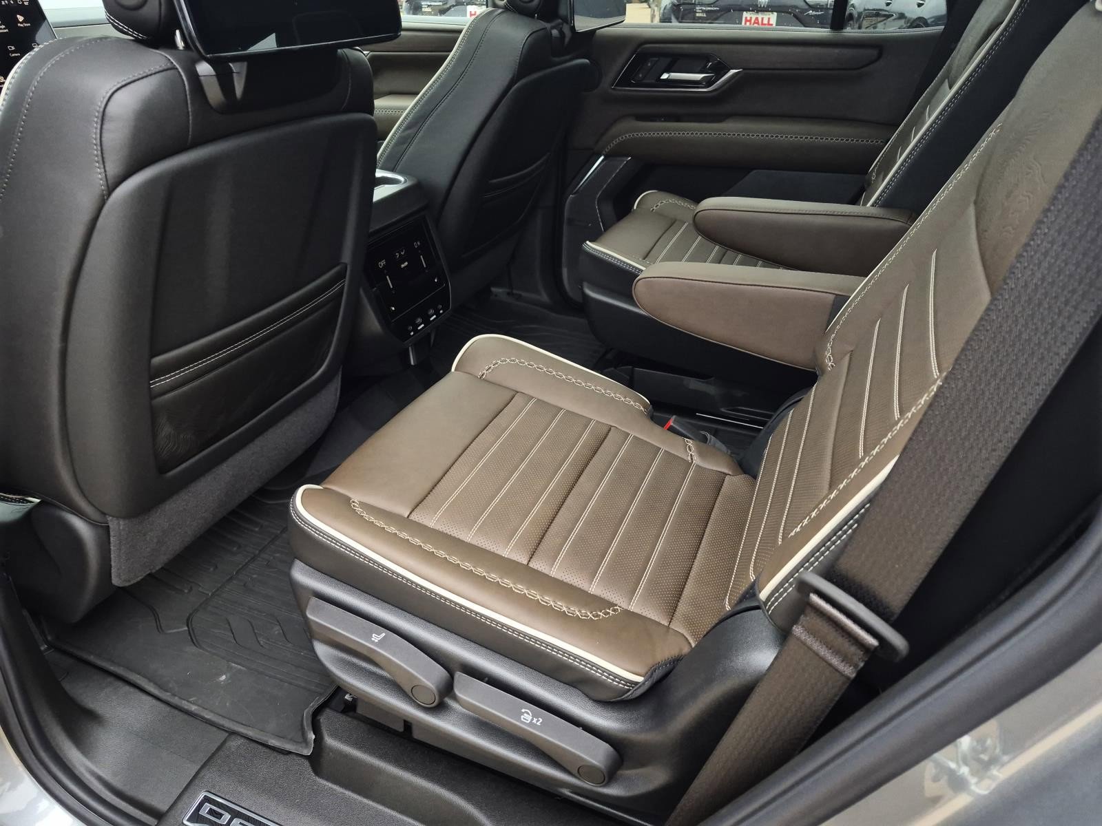 New 2026 GMC Yukon Denali Ultimate w/ LPO, Floor Liner Package image 12