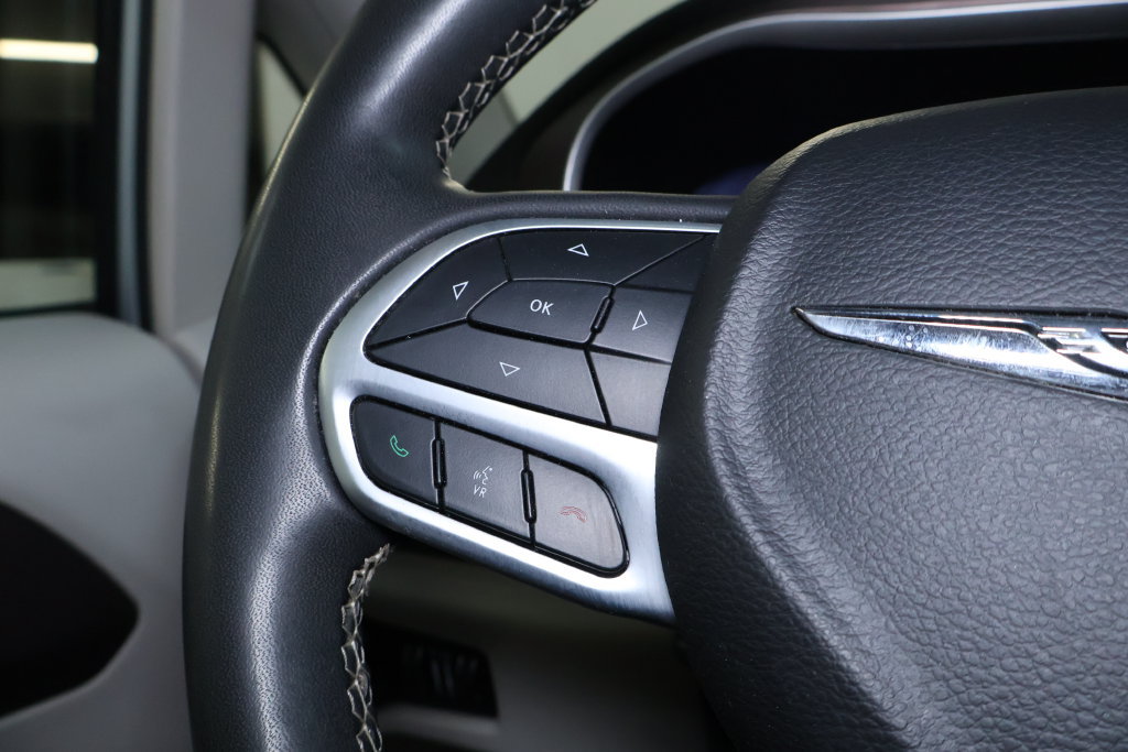 Used 2023 Chrysler Voyager LX FWD image 21