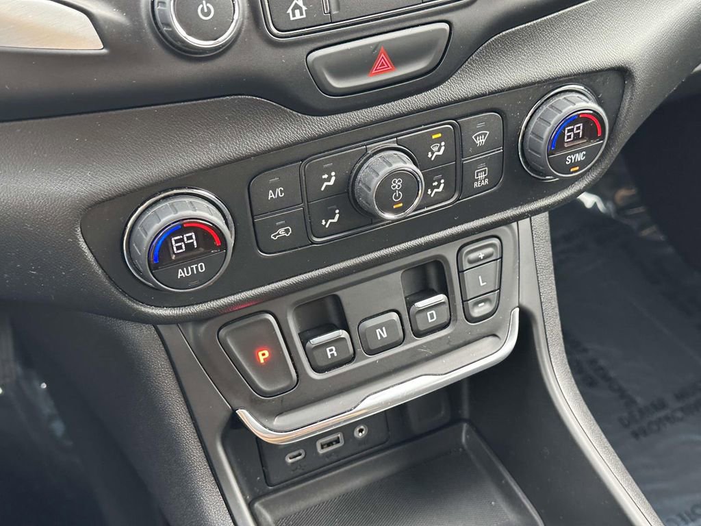 Certified 2020 GMC Terrain SLE w/ Driver Convenience Package image 28