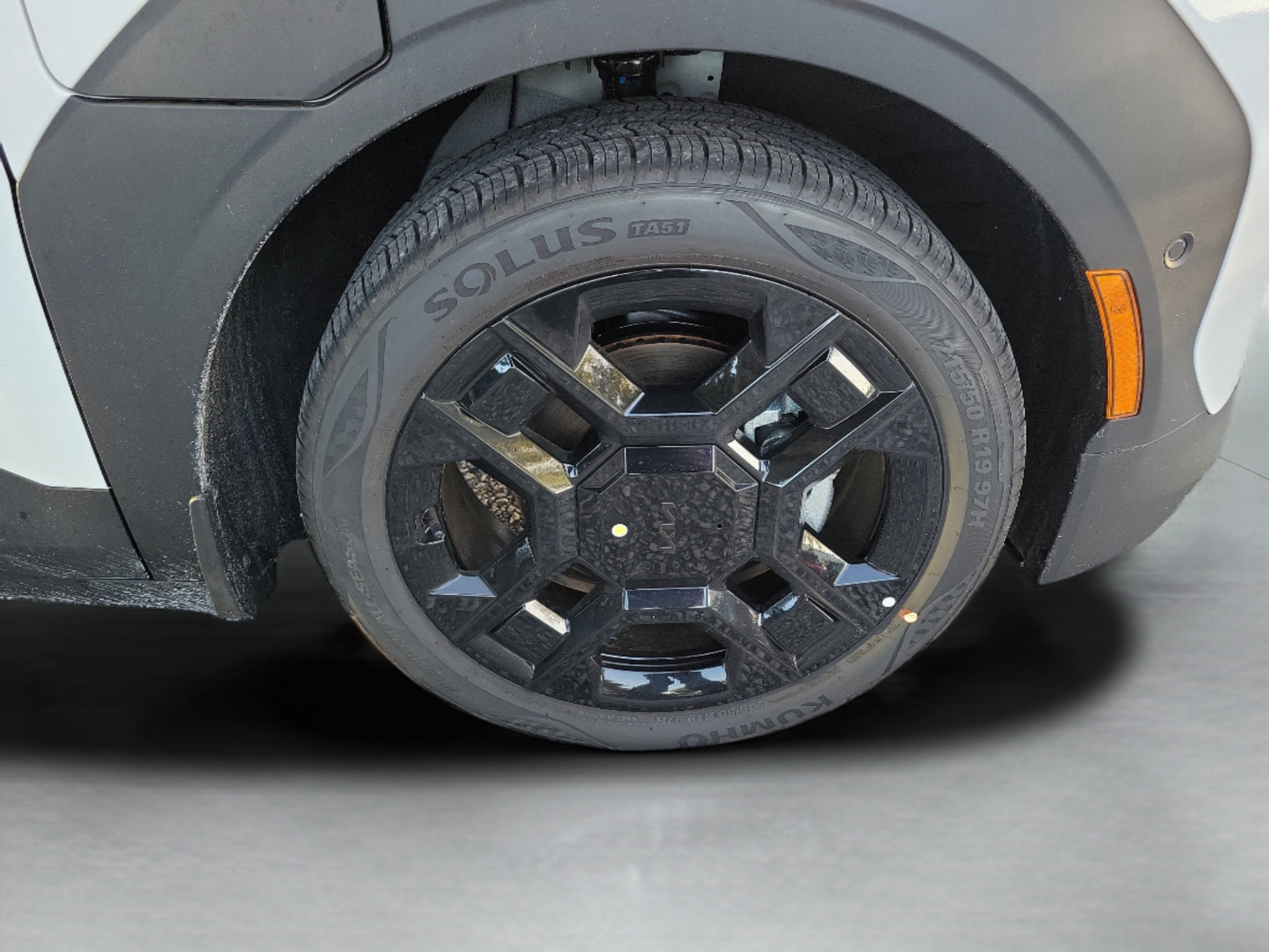 New 2027 Kia EV3 Land FWD image 28
