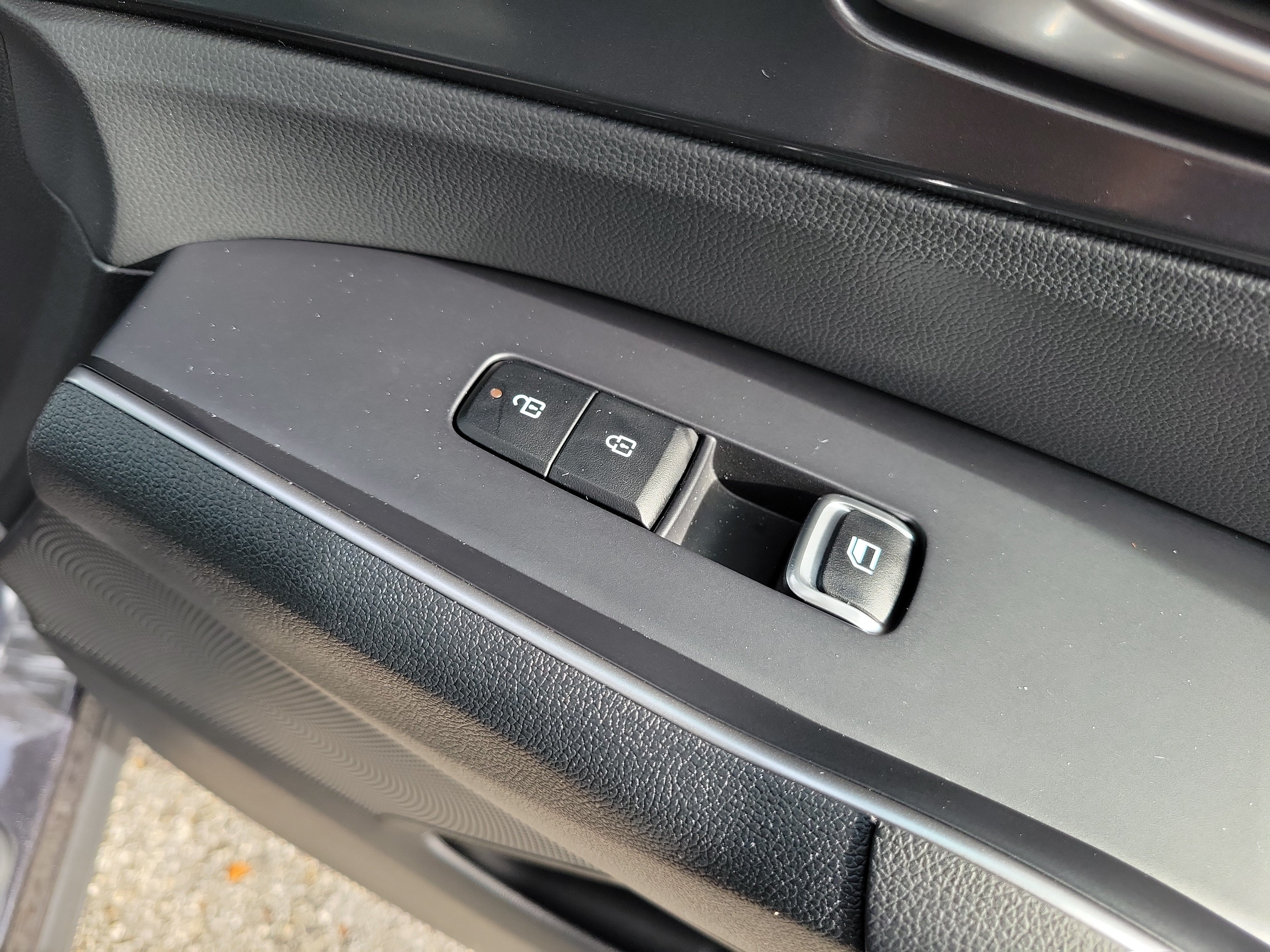 Certified 2025 Kia Sorento S w/ Panoramic Sunroof Package FWD image 9