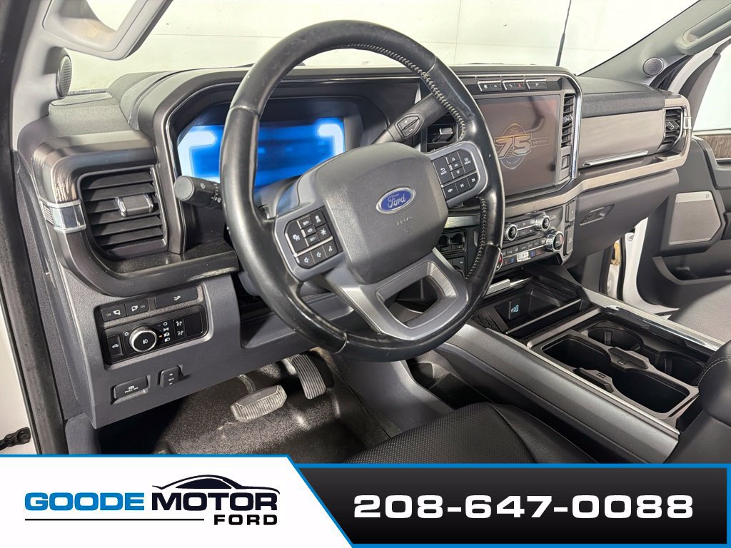 Used 2023 Ford F350 Lariat w/ Lariat Ultimate Package AWD/4WD image 9