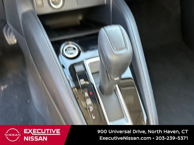 Used 2025 Nissan Versa SV w/ Trunk Package image 18
