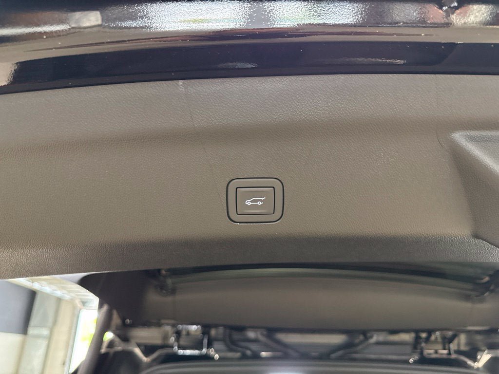 New 2026 GMC Yukon XL Denali Ultimate w/ LPO, Floor Liner Package AWD/4WD image 19