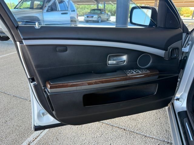 Used 2008 BMW 750i image 25