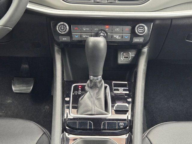 Used 2025 Jeep Compass Limited AWD/4WD image 17