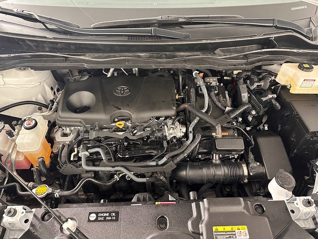 Used 2024 Toyota Sienna Limited FWD image 23