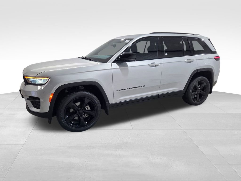 Used 2022 Jeep Grand Cherokee Altitude image 17
