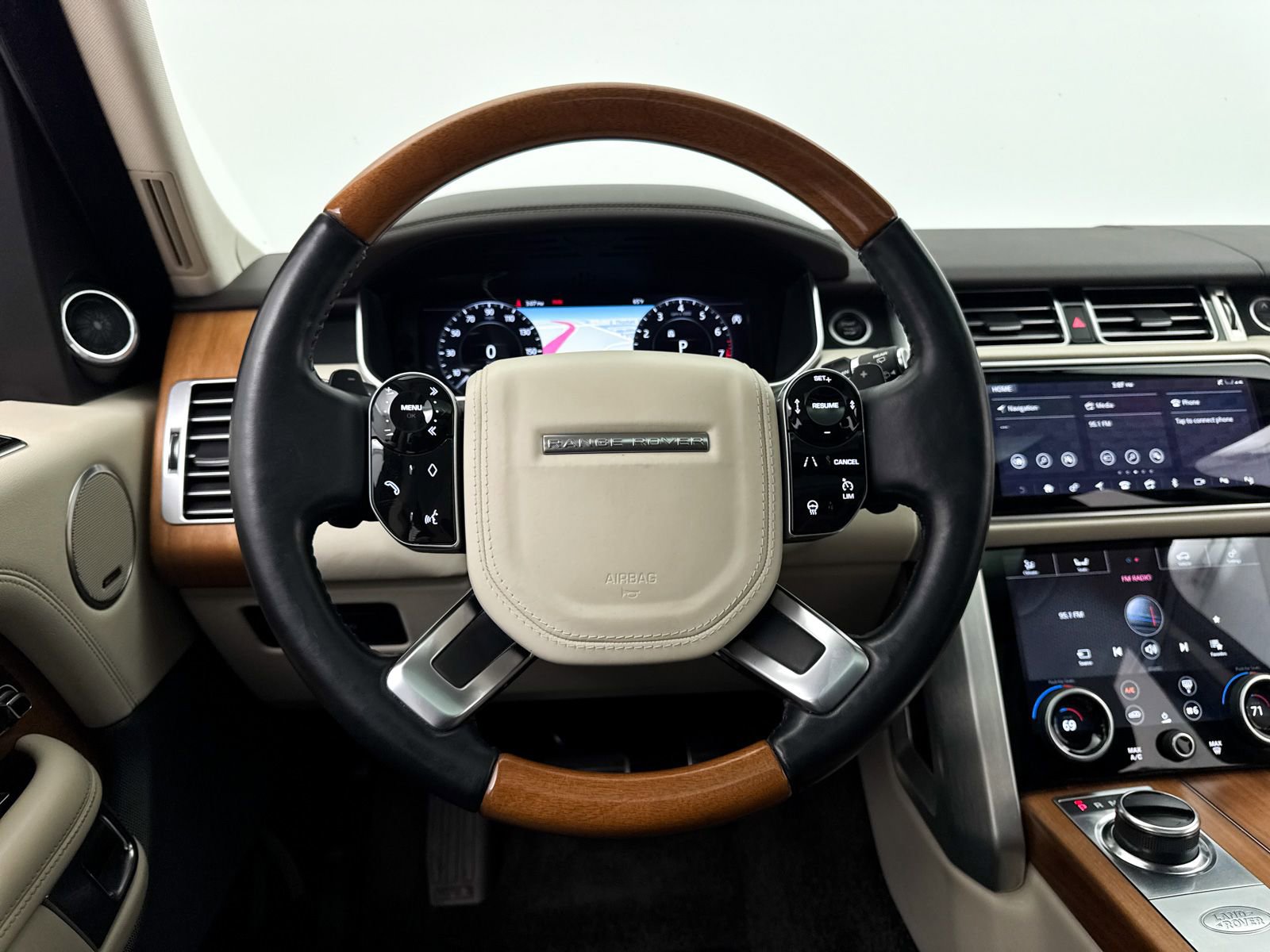 Used 2021 Land Rover Range Rover P525 Westminster Edition LWB image 4