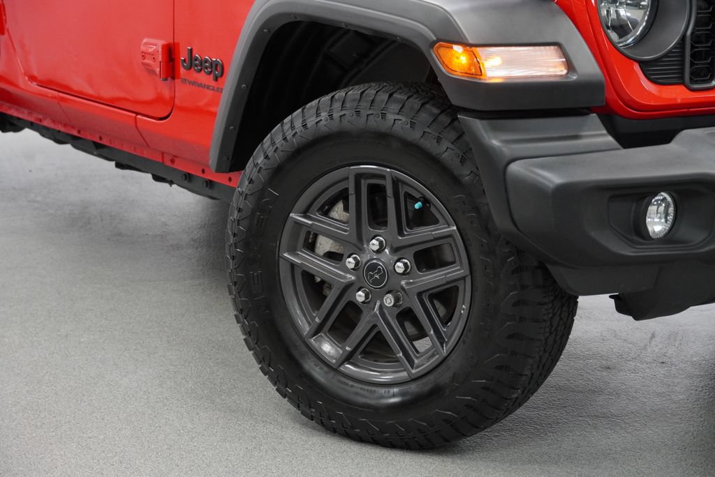 Used 2024 Jeep Wrangler Unlimited Sport AWD/4WD image 4