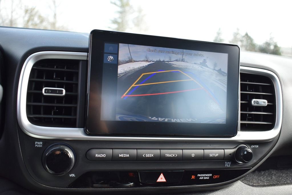 Used 2024 Hyundai Venue SEL image 25