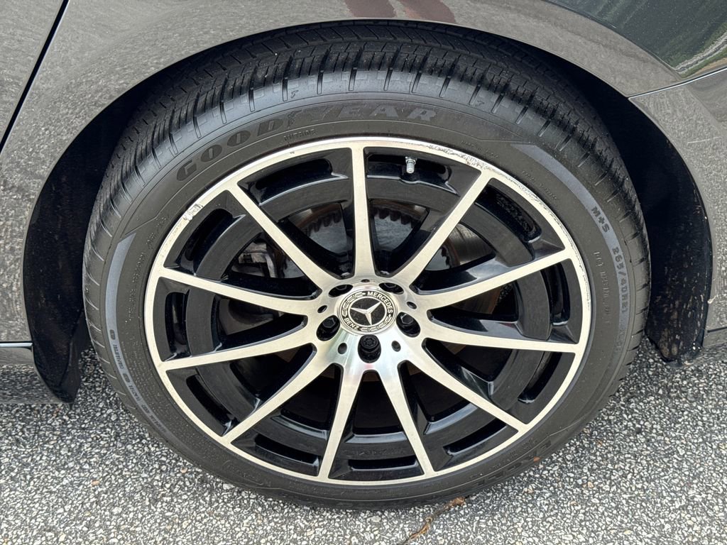 Used 2023 Mercedes-Benz EQS 580 4MATIC Sedan w/ Exclusive Trim Package image 19