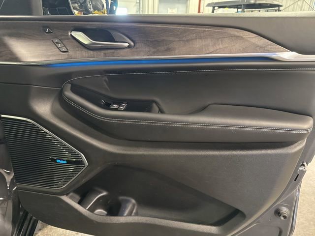 Used 2022 Jeep Grand Cherokee Overland image 36