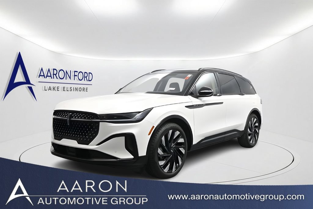 Used 2025 Lincoln Nautilus Reserve w/ Jet Appearance Package AWD/4WD image 1