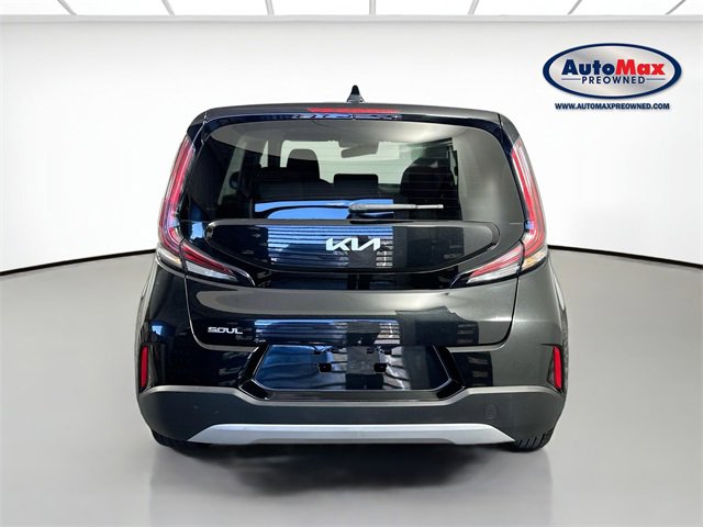 Used 2023 Kia Soul LX image 7