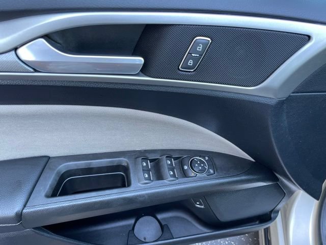 Used 2018 Ford Fusion S FWD image 19