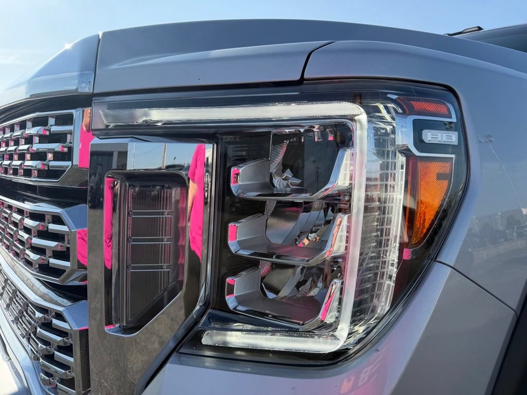 Used 2021 GMC Sierra 3500 Denali w/ Denali Ultimate Package AWD/4WD image 10