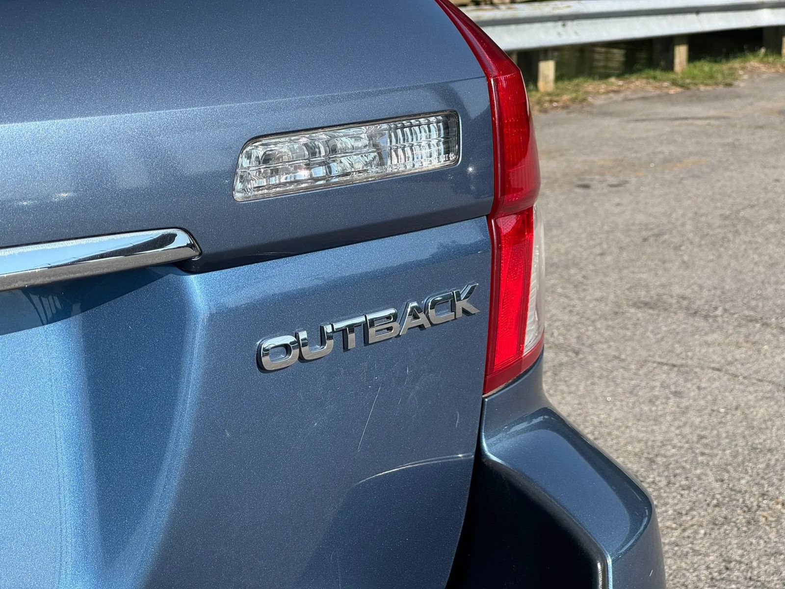 Used 2008 Subaru Outback 2.5i L.L. Bean AWD/4WD image 9