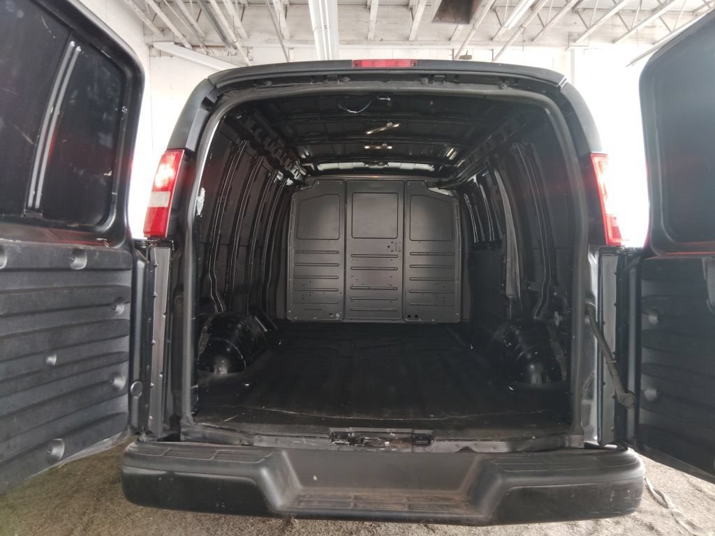 Used 2021 Chevrolet Express 2500 w/ Driver Convenience Package RWD image 16