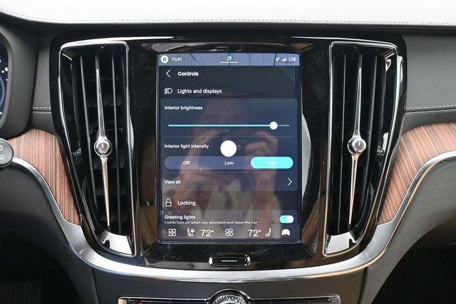 New 2026 Volvo V60 B5 Cross Country Ultra w/ Protection Package Premier AWD/4WD image 18