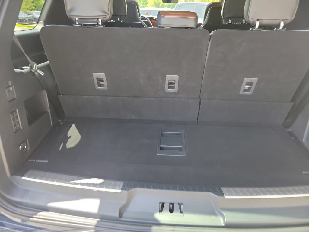 Certified 2024 Lincoln Navigator Reserve AWD/4WD image 7