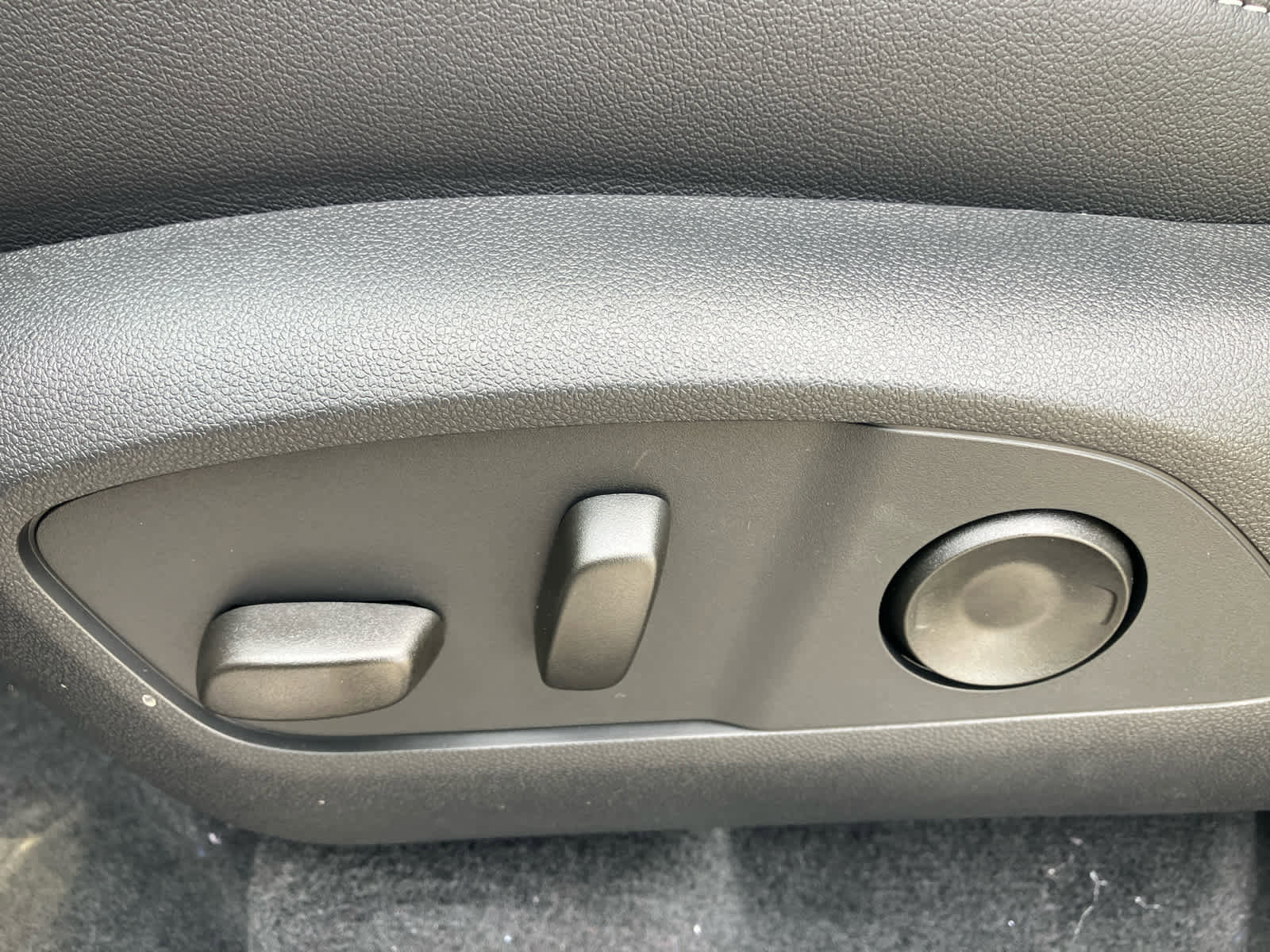 New 2026 Chevrolet Traverse LT w/ Sun and Wheel Package image 11