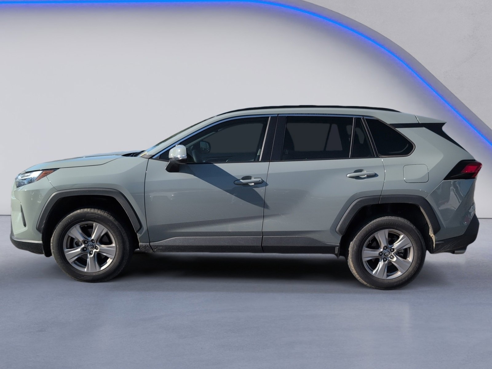 Used 2023 Toyota RAV4 XLE image 5