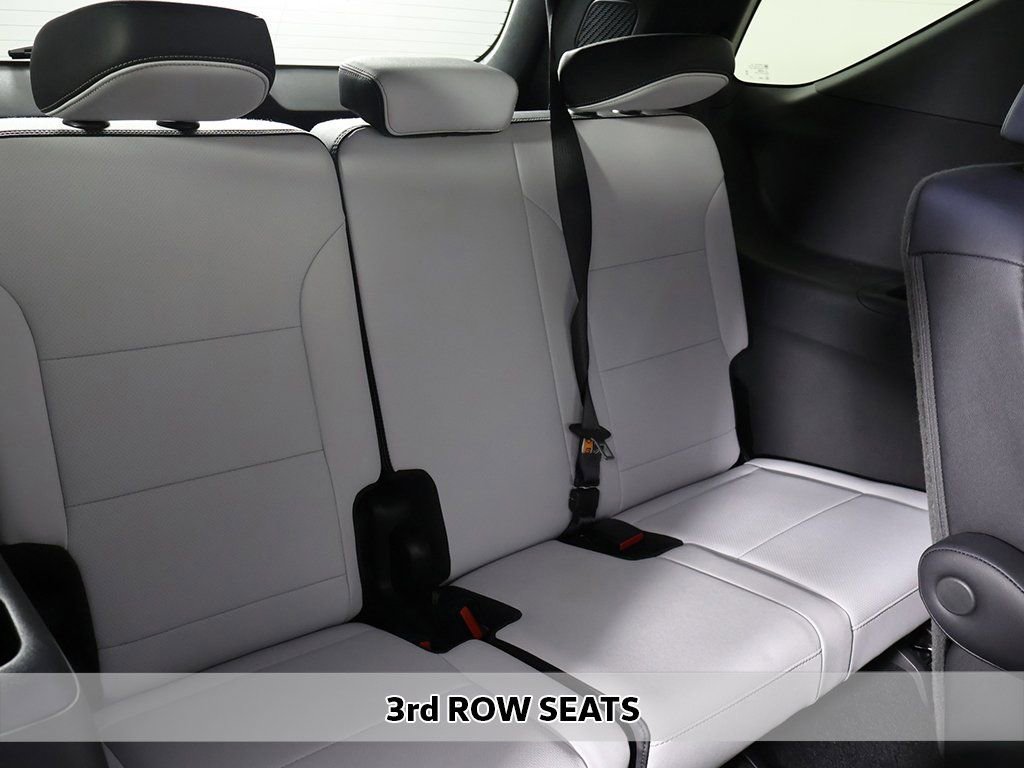 Used 2025 Chevrolet Traverse High Country w/ LPO, Cargo Package AWD/4WD image 10