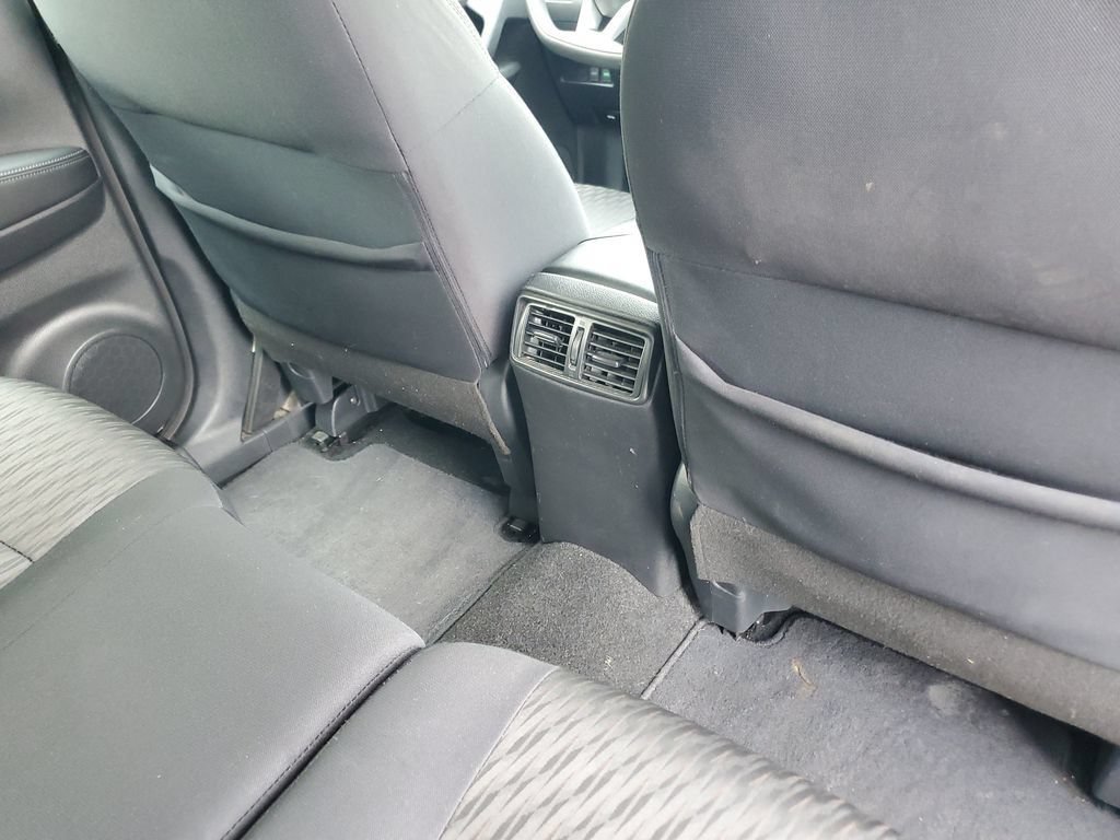 Used 2019 Nissan Rogue S FWD image 8