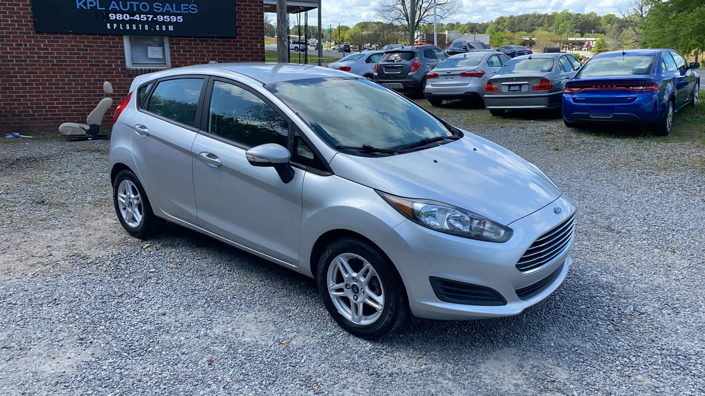 Used 2017 Ford Fiesta SE w/ Cold Weather Package FWD image 9